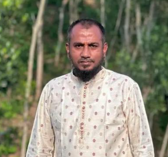 আকমল খান (২০০২)